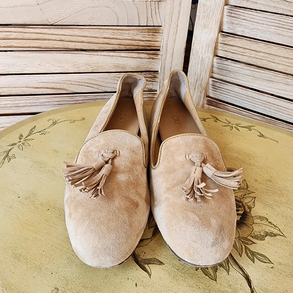 J.Crew Size 7 Tan Suede Tassel Loafer Flats Quiet Luxury Minimalist Old Money